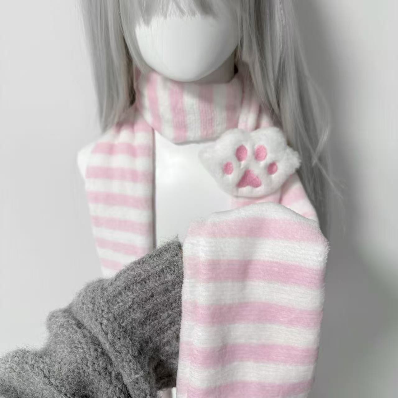 Travel Accessories Aesthetic - Kawaii Kniied Scarf Cat Paw Decoration