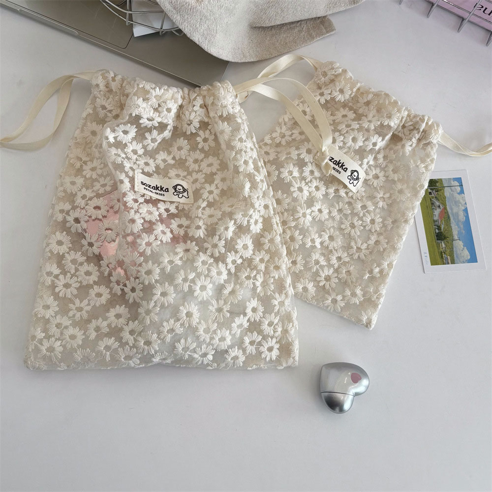 Lace Embroidered Daisy Mesh Dr - Travel Accessories Store recension och pris